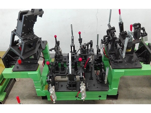 電動車架焊接夾具 電動車架焊接夾具