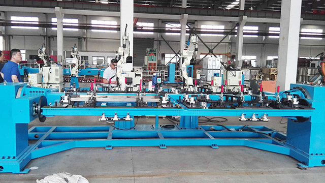 如何選擇焊接機(jī)器人變位機(jī)？